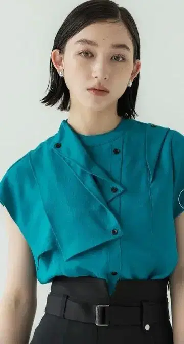 반팔 셔츠 버튼