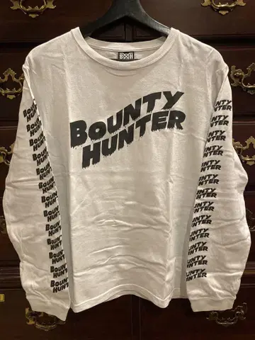 Bounty Hunter 로고 긴팔 티셔츠 S 사이즈 화이트