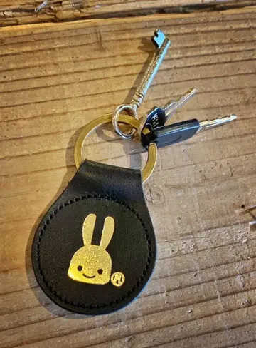 CUNE 큔 둥근 가죽 키링 28th 미사용품
