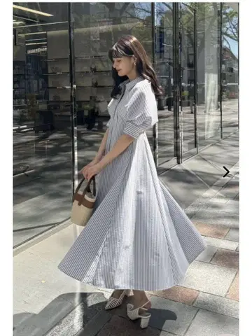 헤르립토 볼륨 소매 스트라이프 드레스 블루