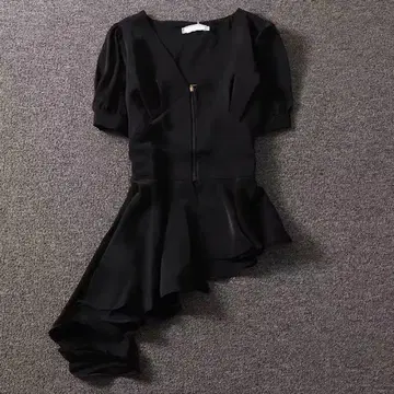 대칭 밑단 블랙 셔츠 반팔