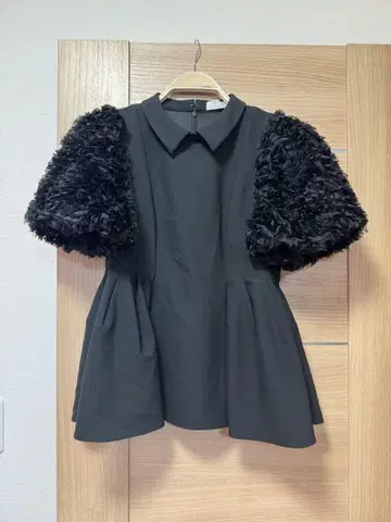 셀포드 카라 부착 반팔 블라우스 36