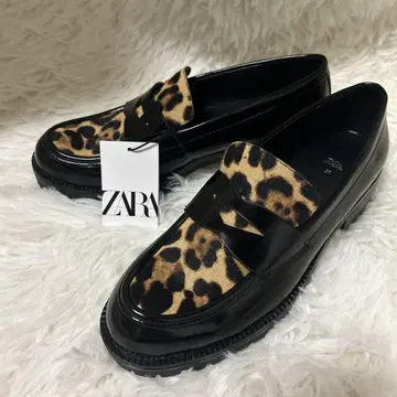 ZARA 애니멀 프린트 레오파드 무늬 로퍼 블랙
