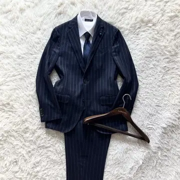 [새상품급] LARDINI 네이비 울 수트 부토니에 사이즈 44