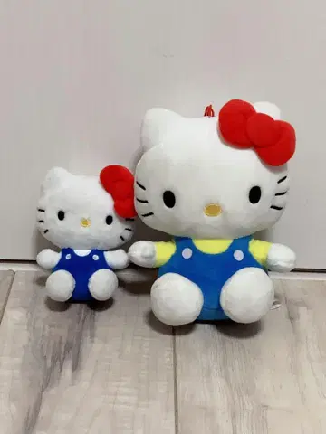 산리오 헬로키티 봉제 인형 2개 세트