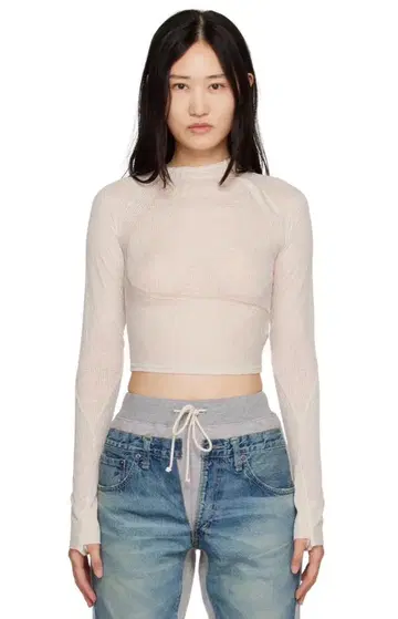 HYEIN SEO 라이트 베이지 크롭 긴팔 상의 새상품