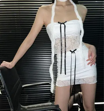 amood 화이트 레이스 스트랩 셋업