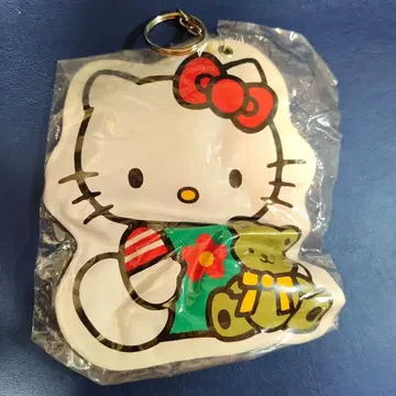 레어 헬로키티 키링이 달린 파우치