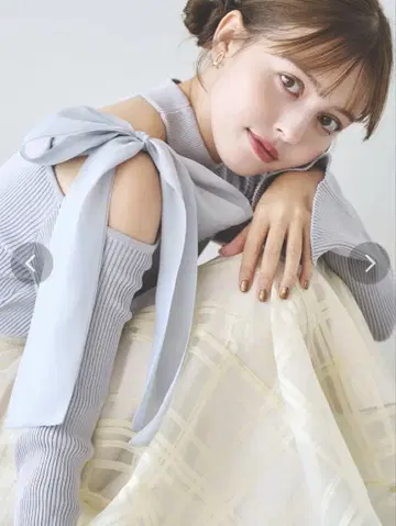 컨디션 최상] 원숄더 리본 니트 탑