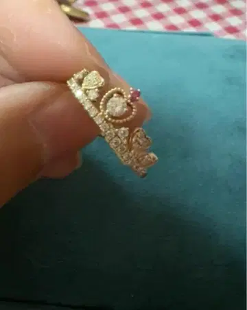 하트와 나비 모티브 반지
