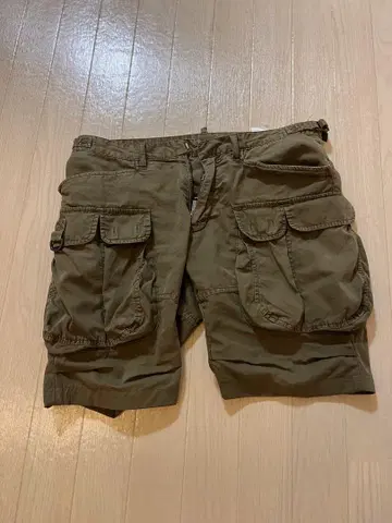 DSQUARED2 (디스퀘어드) 카고 숏팬츠 올리브