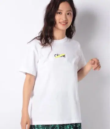 프론트 로고 자수 티셔츠 화이트