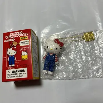 헬로키티 전 시크릿 마스코트 참 A 오버롤