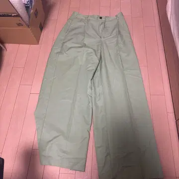 슬랙스 피스타치오 그린