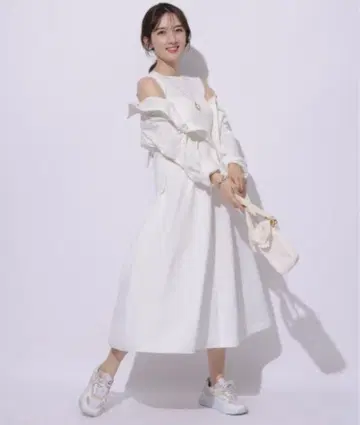아푸와이저 리셰 홀 의류 뷔스티에 절개 원피스 화이트
