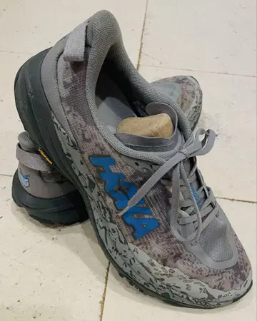 HOKA SPEEDGOAT 6 그레이 카모플라쥬 10.5D 28.5cm