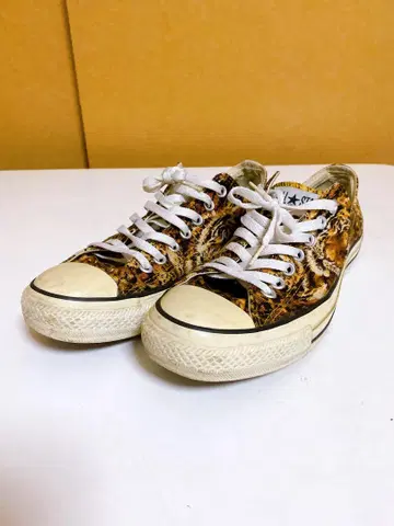 컨버스 올스타 타이거 표범 무늬 로우 컷 스니커즈 28cm