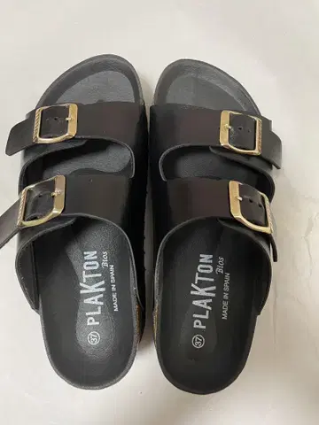 PLAKTON 블랙 샌들 2 스트랩