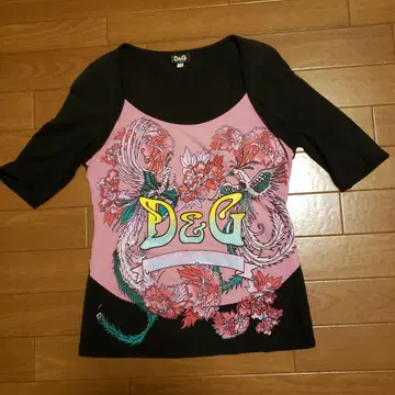 D&G 꽃무늬 5부 소매 상의