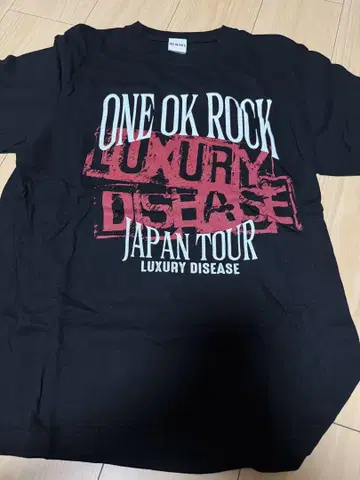 ONE OK ROCK LUXURY DISEASE 티셔츠