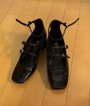 자라 스트랩 샌들