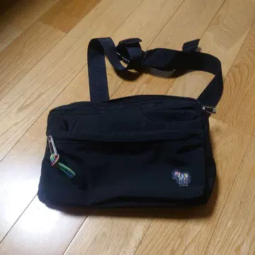 폴스미스 바디백 동물 자수