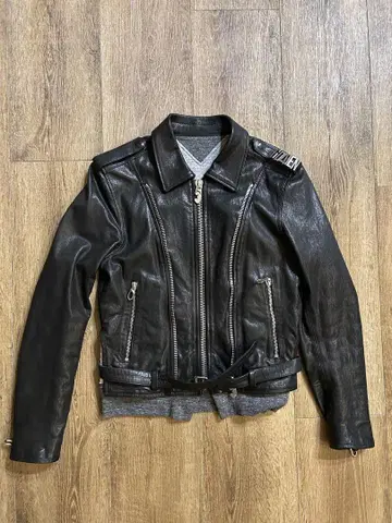 GOLDEN GOOSE DELUXE BRAND 소재 절개 램 가죽 라이더