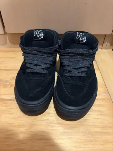Vans HALF CAB 블랙 스웨이드 파이어 패턴
