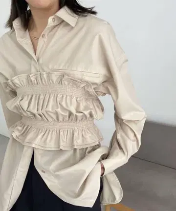 택 포함 미사용 새상품 카프리슈 레마쥬 뷔스티에 SET 셔츠 베이지