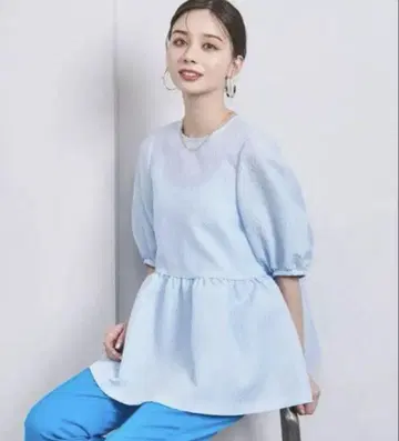 UNITED ARROWS 페플럼 블라우스 라이트 블루