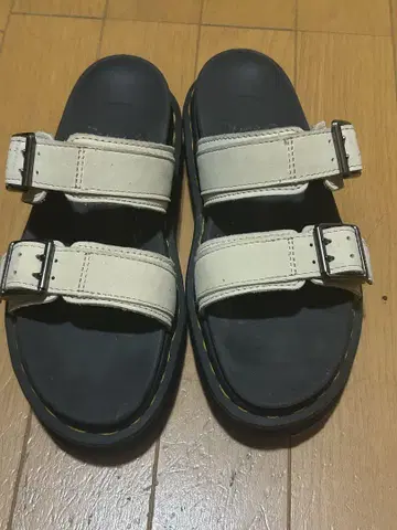 dr martens 마일스 베이지