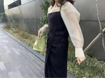 Baserange 베이스 레인지 리브 에이프런 원피스 홀터넥