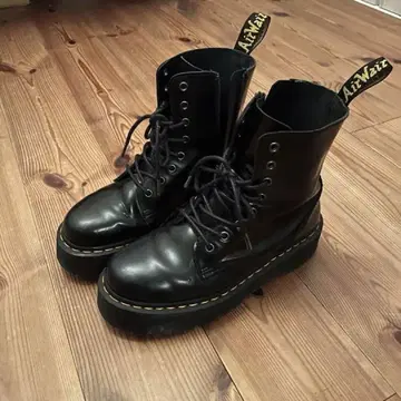 Dr.Martens JADON 8홀 통굽 부츠