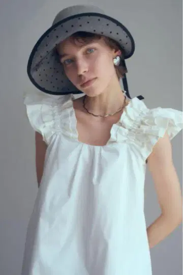 hiand Frill millefeuille One piece