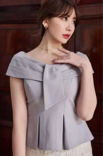 Lily Shawl Peplum Top herlipto