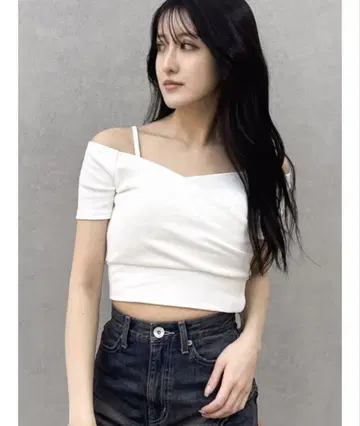 하프 슬리브 카슈쿨 오프숄더 숏 탑