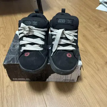 DC 스니커즈 sk8