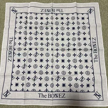 The BONEZ 반다나