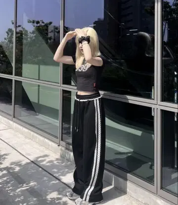 SONA 레이스 트랙 팬츠 블랙