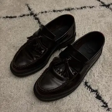 Dr.Martens ADRIAN 태슬 로퍼 체리 레드