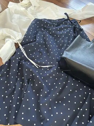 IENA 네이비 화이트 도트 플레어 스커트