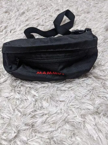 마무트 Mammut 힙색 바디백 블랙