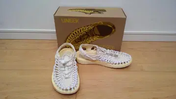 킨 KEEN 유니크 UNEEK MONO PACK 샌들 24,5