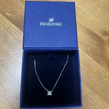 스와로브스키 목걸이 스퀘어 컷