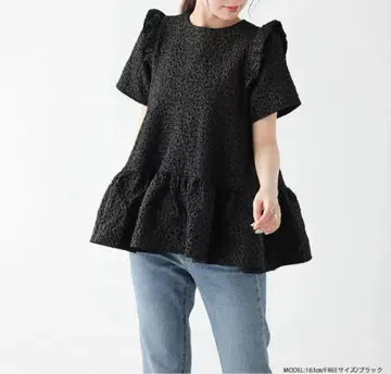 핏모어 플라워 자카드 티어드 탑 블랙 fitmore