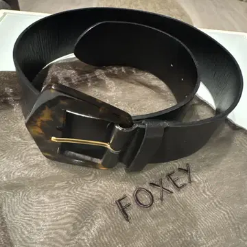 FOXEY 가죽 벨트 토토스 쉘 버클