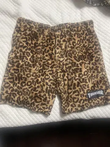 THRASHER 레오파드 무늬 숏팬츠