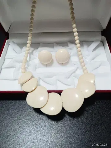 목걸이 및 귀찌 아이보리