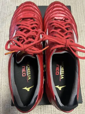 Mizuno Morelia NEO 레드 스파이크 슈즈