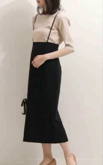Noble 숄더 스트랩 살로펫 스커트
